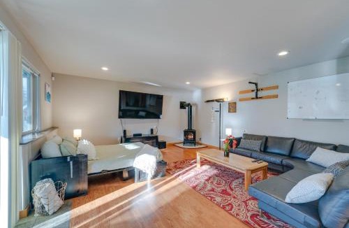 Big Lake Apartment | Quaint Mount Vernon Studio Rental w/Big Lake View