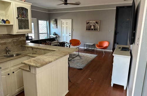 Bedford House | Quaint/QUIET NEIGHBORHOOD- 5 bedroom home with gardens, pool/hot tub.