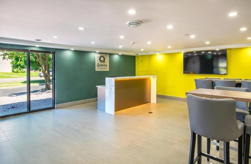 Chatham-Kent Hotel | Quality Inn