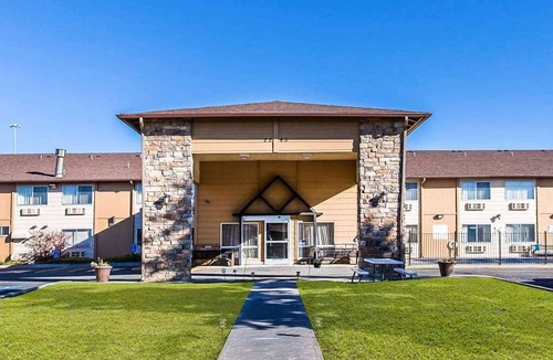 Cheyenne Hotel | Quality Inn Cheyenne I-25 South