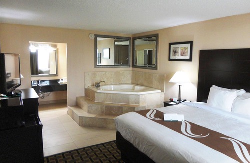Pasadena Hotel | Quality Inn Pasadena - Houston East