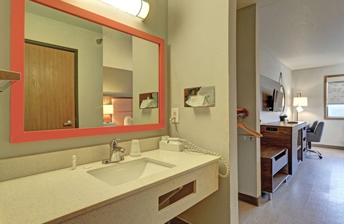 Pierre Hotel | Quality Inn Pierre - Fort Pierre
