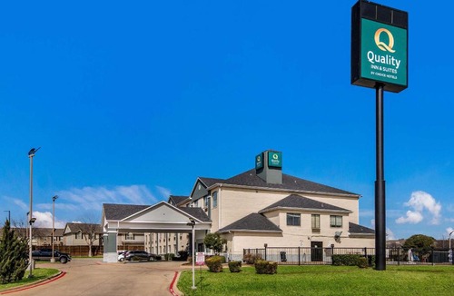 Fossil Creek Hotel | Quality Inn & Suites Fort Worth - Fossil Creek