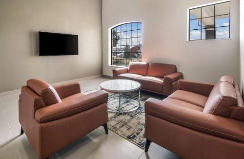 Fossil Creek Hotel | Quality Inn & Suites Fort Worth - Fossil Creek