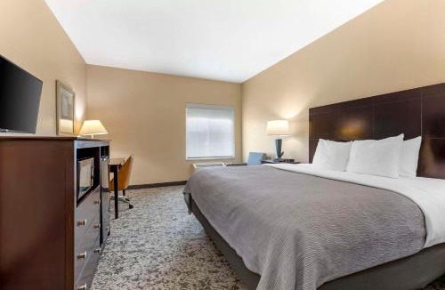 Groesbeck Hotel | Quality Inn & Suites Groesbeck North