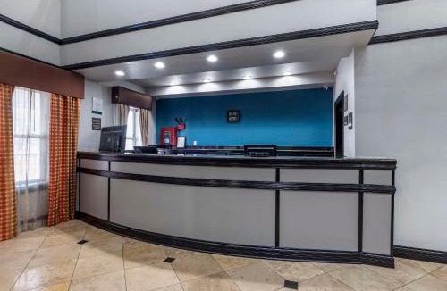 Northwest Dallas Hotel | Quality Inn & Suites I-35 E-Walnut Hill