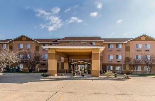 Mount Pleasant Hotel | Quality Inn & Suites Mount Pleasant