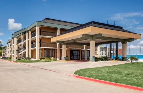 Fort Worth Hotel | Quality Inn West Fort Worth