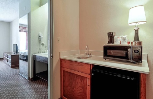 North San Antonio - SAT Hotel | Quality Suites San Antonio Northeast