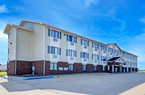 Kingdom City Apartment | Queen Bed Accessible|Nsmk