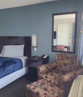 Amarillo Apartment | Queen Bed Hotel Room 332