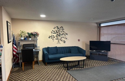 Marysville Apartment | Queen Bed|Smoking|Marysville