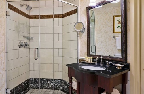 Uptown Hotel | Queen City View | The Brown Palace | Historic Denver Icon, Downtown | 2 Units