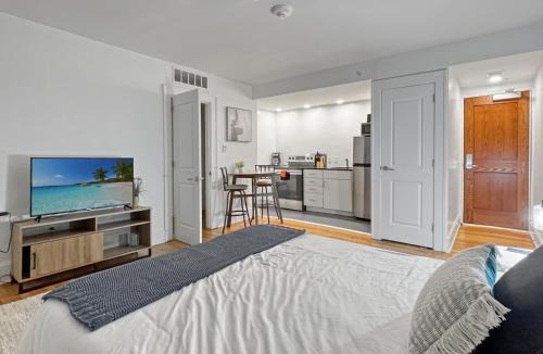 Downtown Des Moines Apartment | Quiet 1 Bed Studio Heart of Downtown