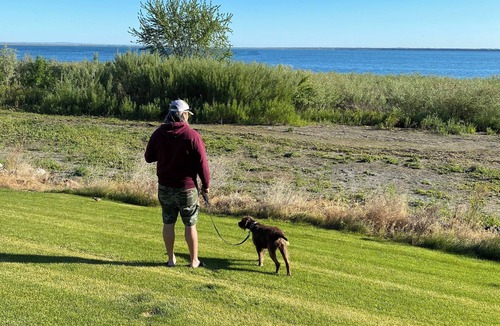 Moses Lake House | Quiet 1 bedroom Getaway on Legacy Golf Course & close to Mardon Resort!