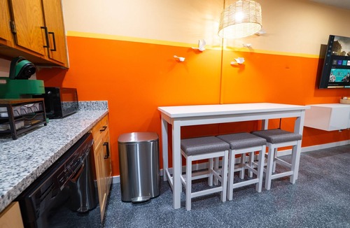Lawrence Apartment | Quiet 2BR Apt/Minutes from Arrowhead Stadium