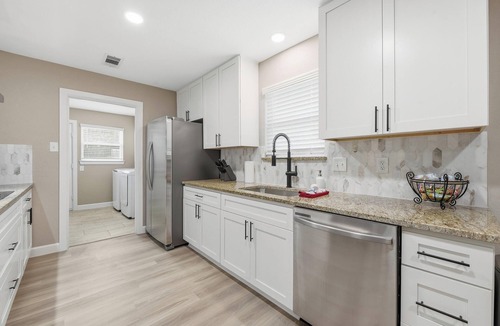 Bedford House | Quiet 4BR home near DFW Airport