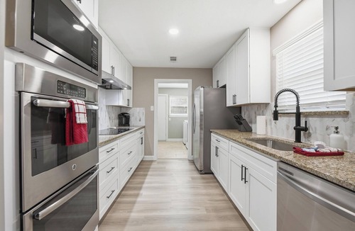 Bedford House | Quiet 4BR home near DFW Airport