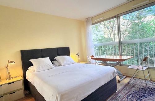 Quartier Saint-Ambroise Condo | quiet and comfortable studio steps away from le marais