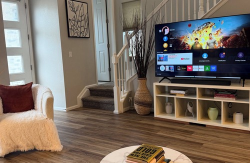 Aurora House | Quiet and cozy 3-bedroom townhome