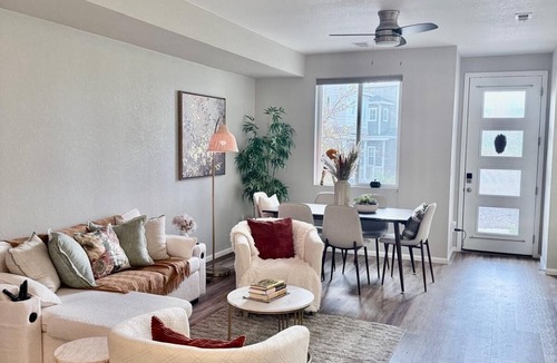 Aurora House | Quiet and cozy 3-bedroom townhome