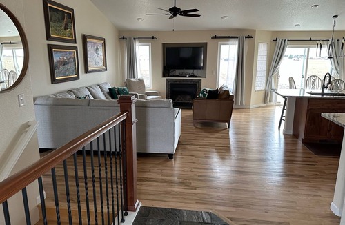 Cheyenne House | Quiet country living for family comfort.