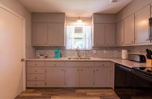 Georgetown House | Quiet & Cozy in Georgetown, TX-Pets-Long Stays-Office