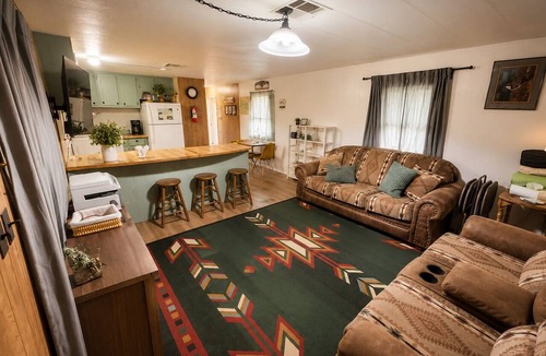 Alpine House | Quiet Escape for Hunters & Family Retreats!
