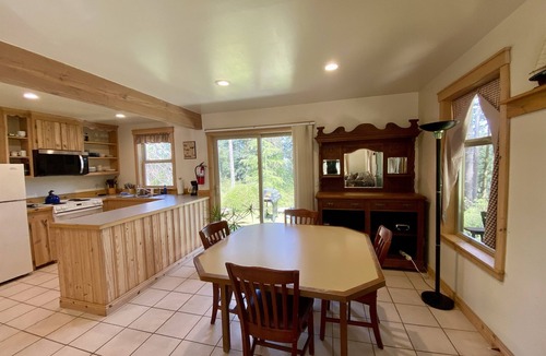 Eastsound House | Quiet Family Home 6 Mins From Ferry Or Town Near Golf Course