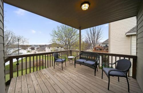 Lincoln House | Quiet Lincoln Gem 3 King BRs Garage home