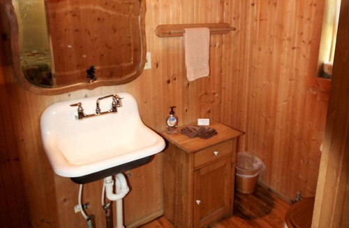 Clark Cabin | Quiet Mountain Cabin with Barbecue near Steamboat Springs in Colorado
