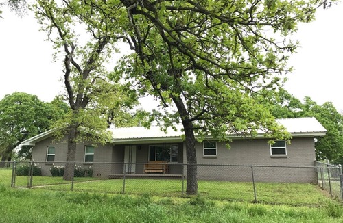 Energy House | Quiet Ranch Retreat with easy access to Circle T Arena, pet friendly