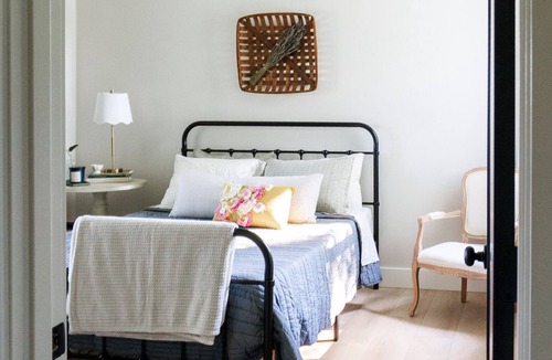 Sangamon County House | Quiet Retreat - Guest House on Flower Farm - Sleeps 7
