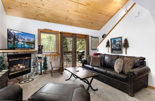 Fall River Estates Condo | Quiet River Escape Private Hot Tub Close to RMNP