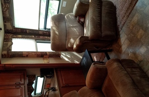 Pipe Creek House | Quiet roomy 5th wheel RV nestled on 5 acres of the Texas hill country.