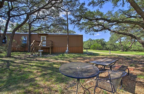 Utopia Cabin | Quiet Utopia Retreat: Deck & Hill Country Views