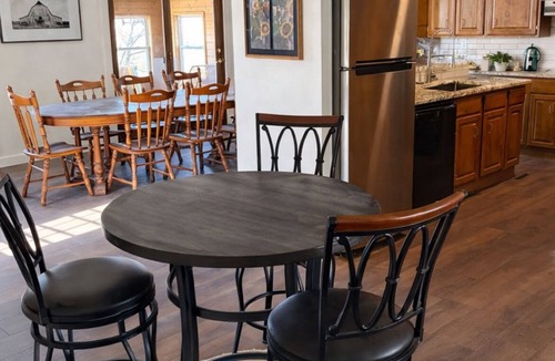 Peyton House | Quite 4-bedroom house on 3.5 acres/minutes from town