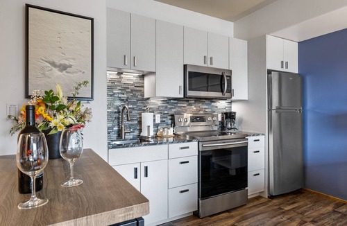 Donnelly Condo | R+R Retreat @ Tamarack Resort: Premier Luxury Studio Condo | Lodge at Osprey Meadows | Golf/Ski