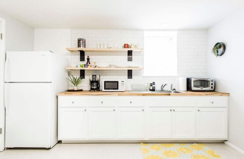 South Overton House | Raider Hideaway 2BR/1BA One Block From Tech