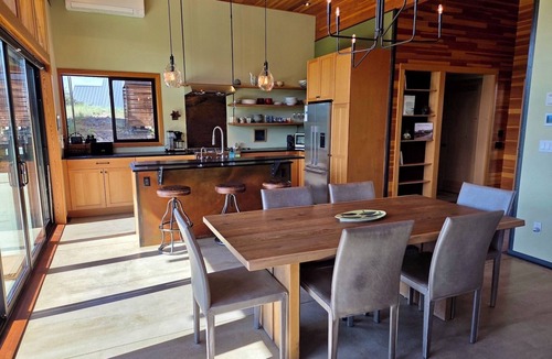 Winthrop House | Rain's End-Breathtaking Views, Close to Winthrop!