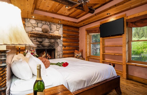Gallatin Gateway Hotel | Rainbow Ranch Lodge