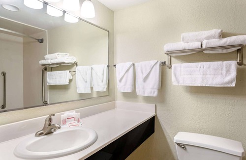 Luling Hotel | Ramada by Wyndham Luling/Kenner South