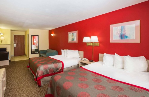 Sioux Falls Hotel | Ramada by Wyndham Sioux Falls