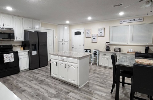 Pilot Point House | Ranch at Lake Ray Roberts - 10 Acres ranch, walk to lake 4 Bed 2 Bath