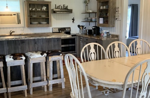 Centerville Cabin | Ranch Lodge - A Texas Ranch Getaway