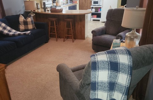 Moravia House | Randy's Rathbun Rental #3 Pet-Friendly! Free WIFI