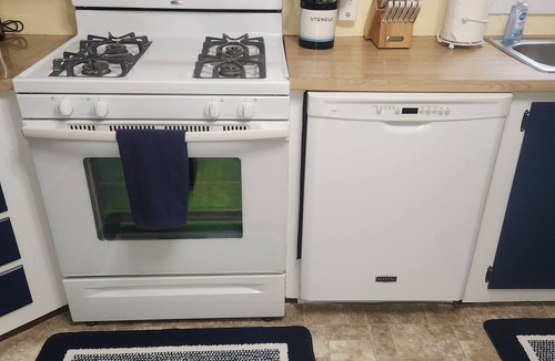 Moravia House | Randy's Rathbun Rental #3 Pet-Friendly! Free WIFI