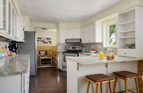 Ralston Valley House | Rangewell Retreat Hot Tub, Sauna, Fire Pit, Games, Groups & Families