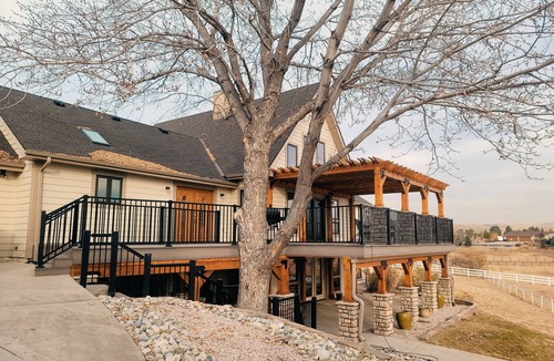Westridge House | Rare country setting near Highlands Ranch, Littleton & Chatfield State Park