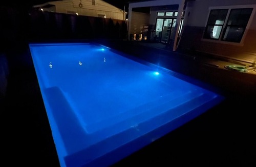 Wapato Point House | Rare Downtown Lake Home | Heated Pool | Sleeps Large Groups, Luxe new home - Private Saltwater pool